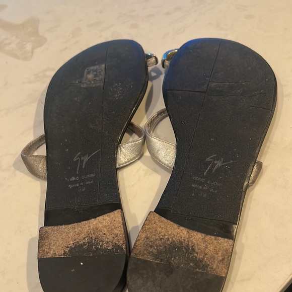 Giuseppe Zanotti silver on black sandal with bling toe ring 38.5 - Picture 4 of 4